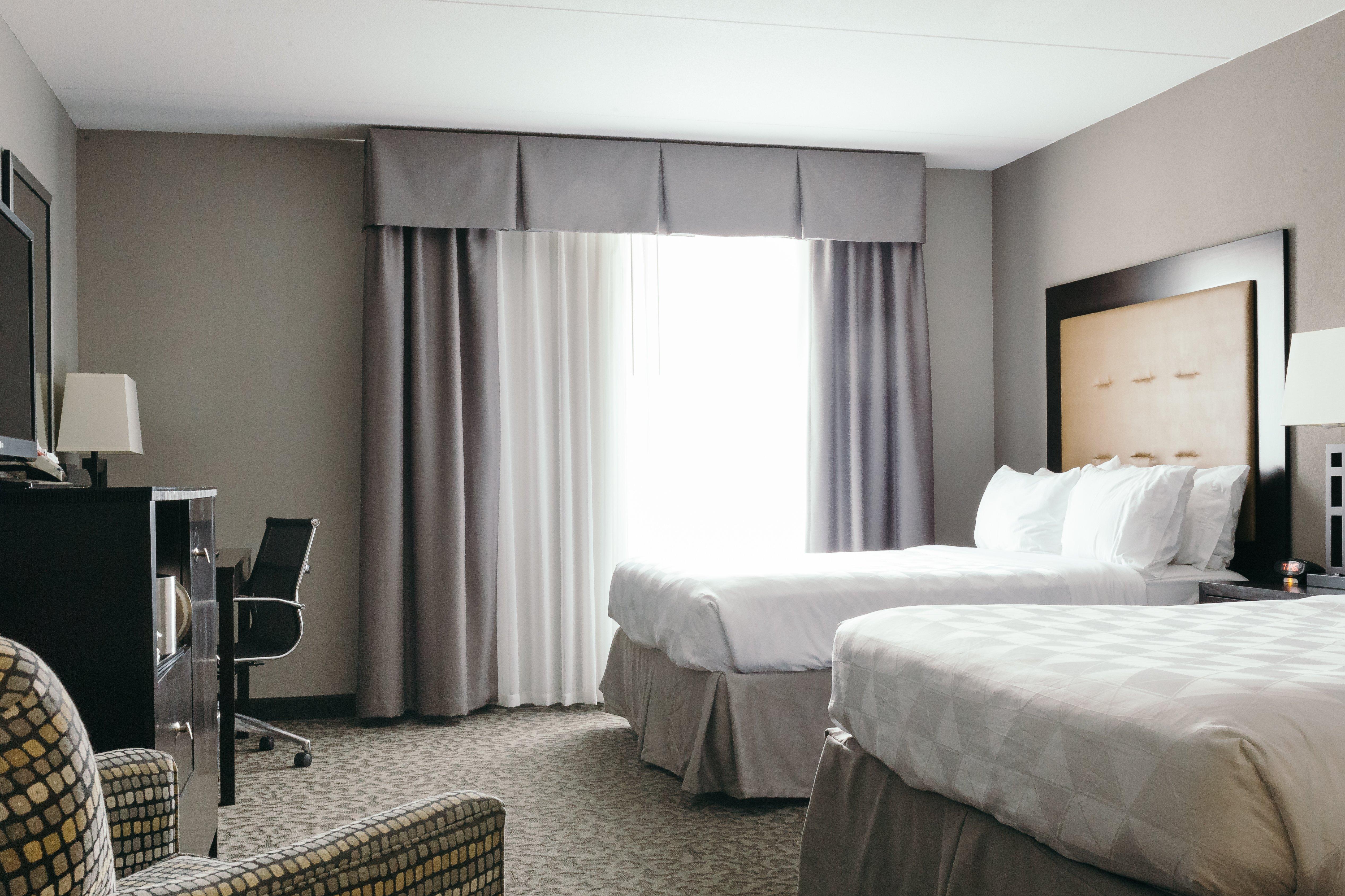 Hotel And East By Ihg Peoria