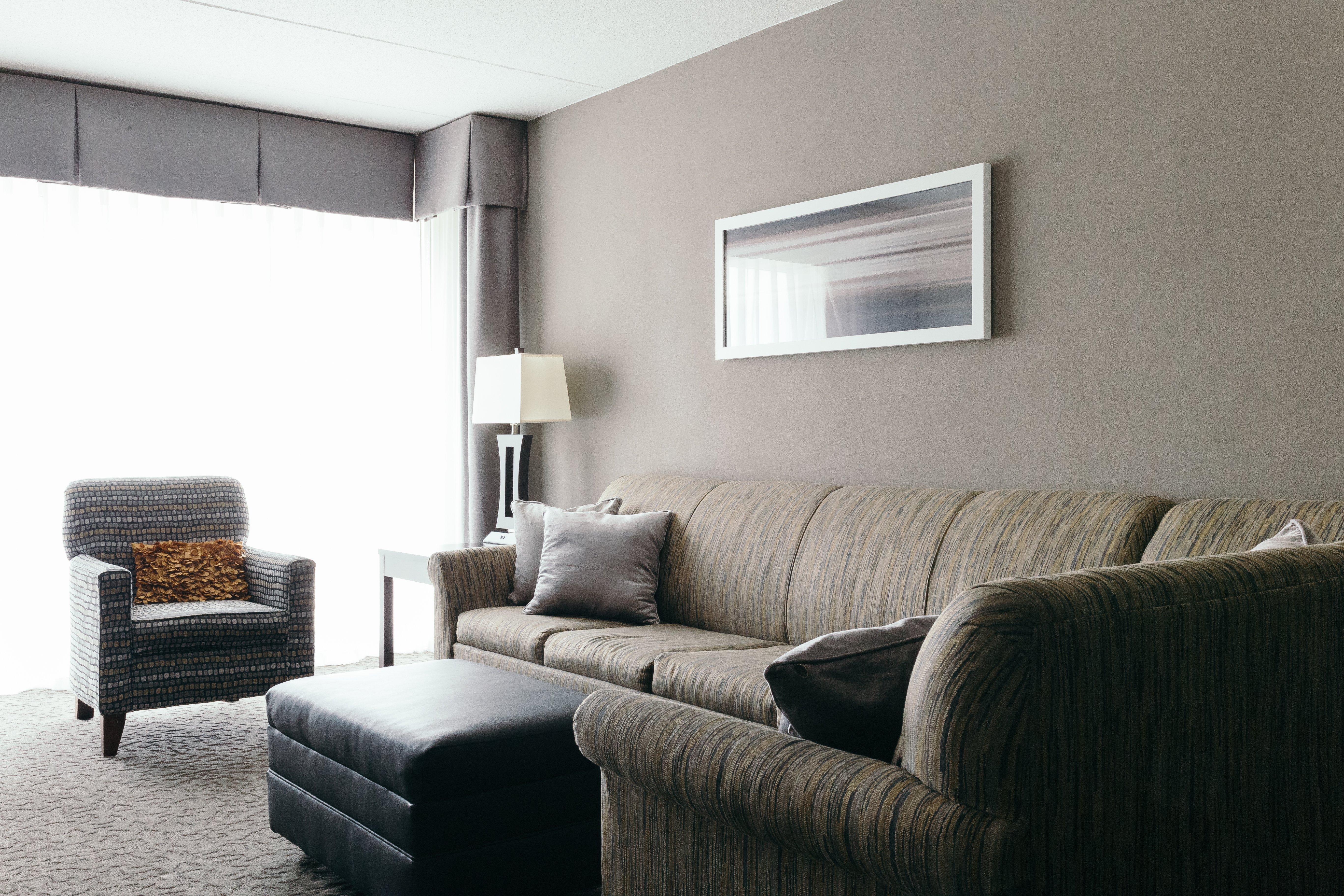 And East By Ihg Peoria