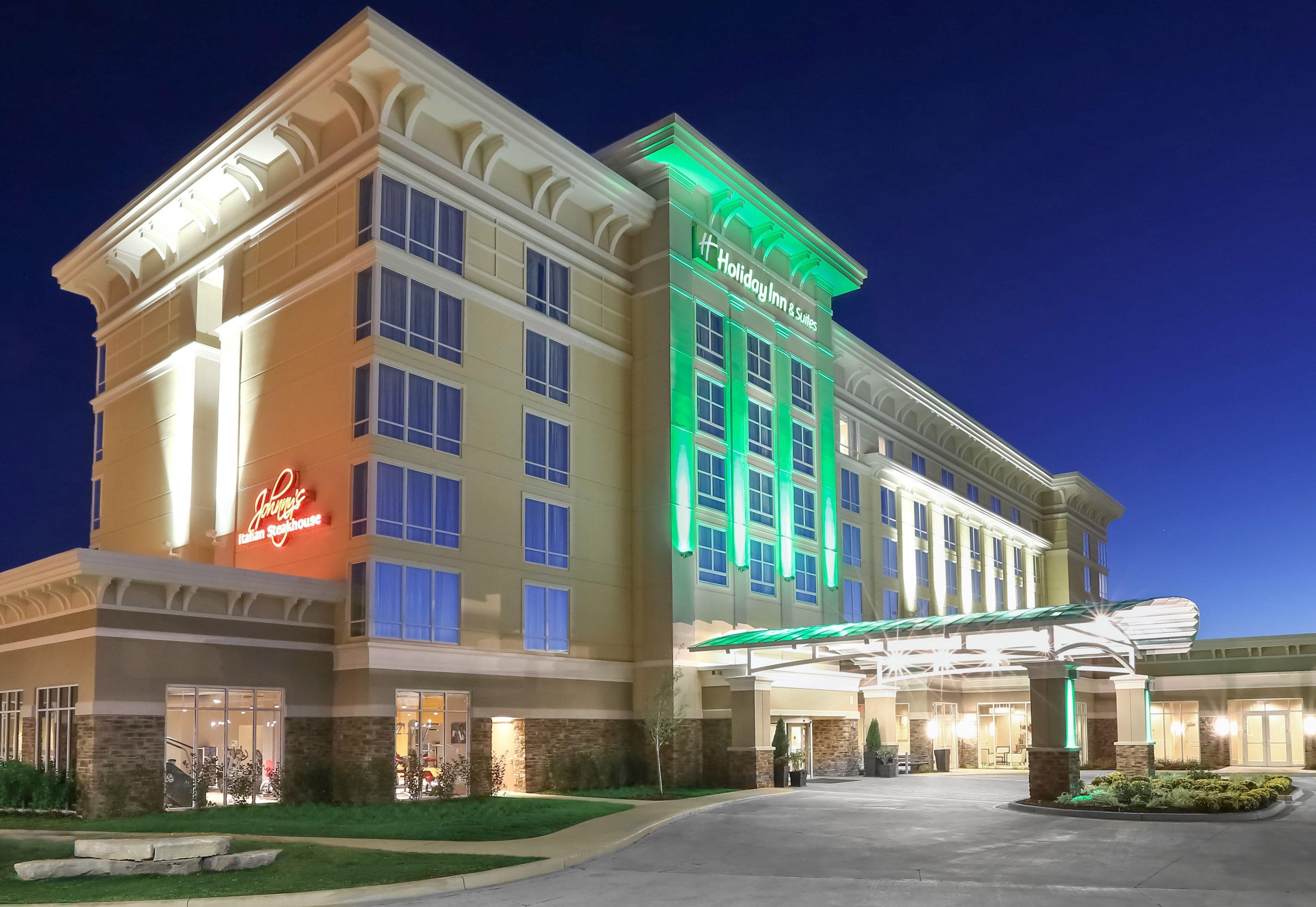 And East By Ihg Peoria