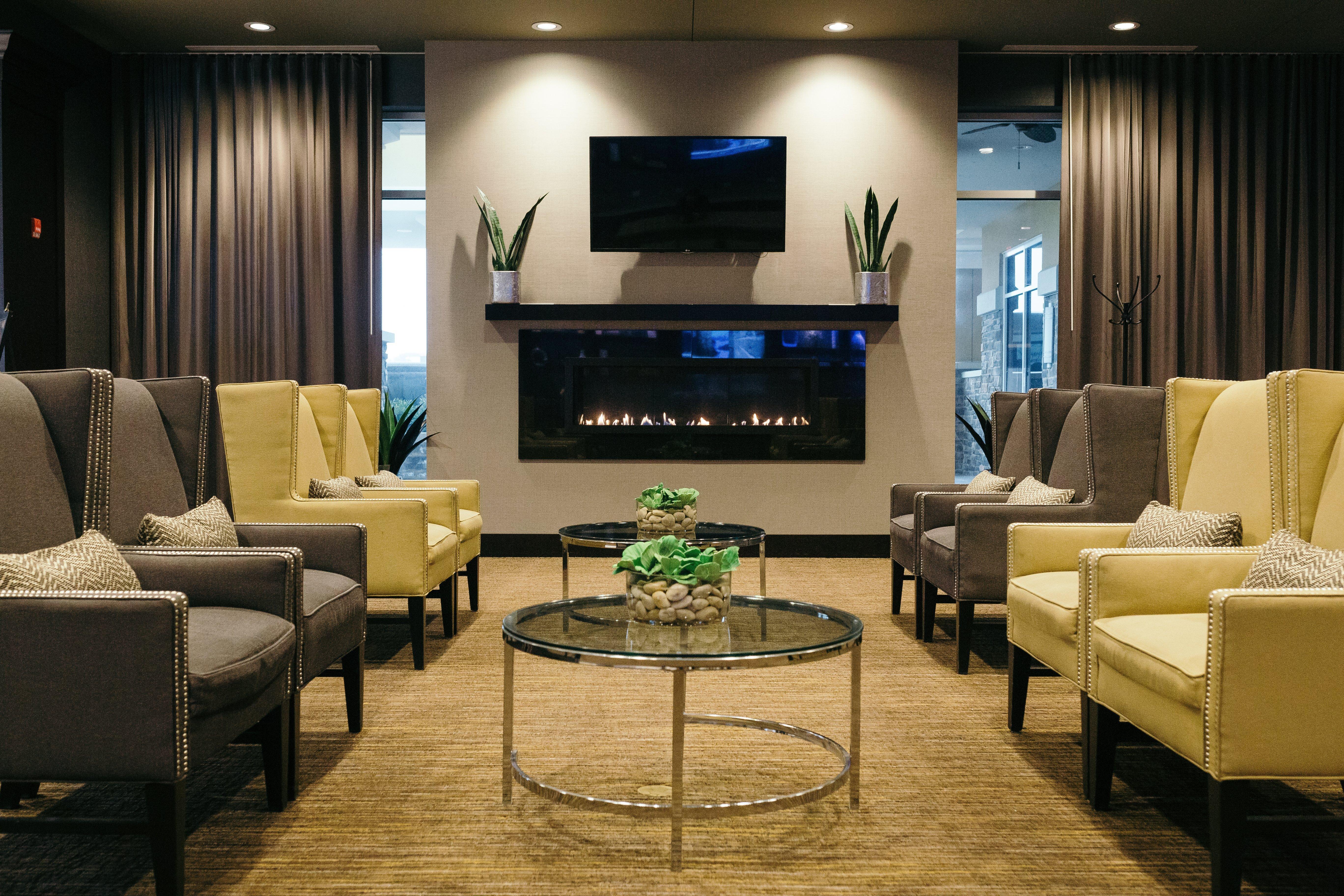 And East By Ihg 3* Peoria